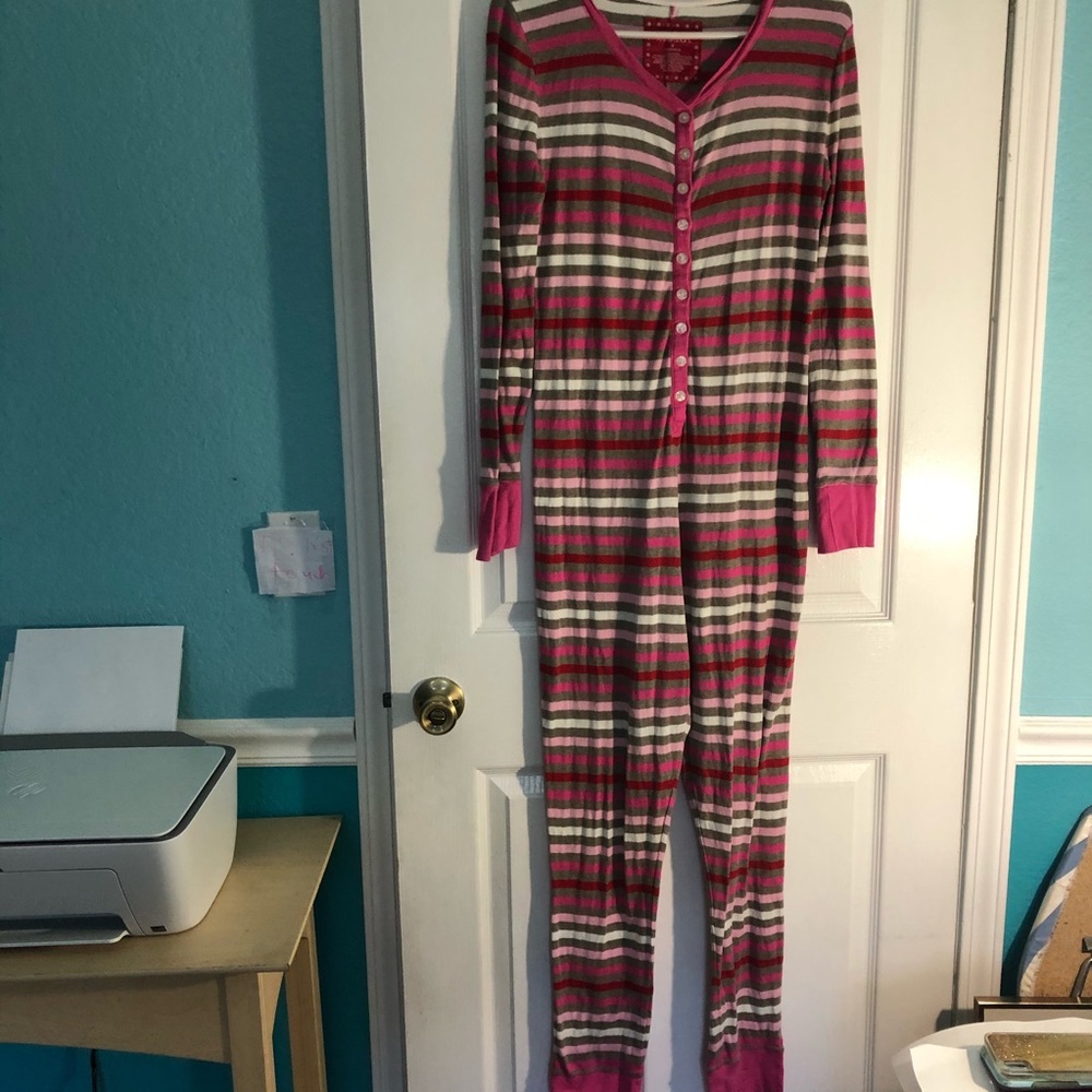Xhilaration onesie pajamas women’s medium
